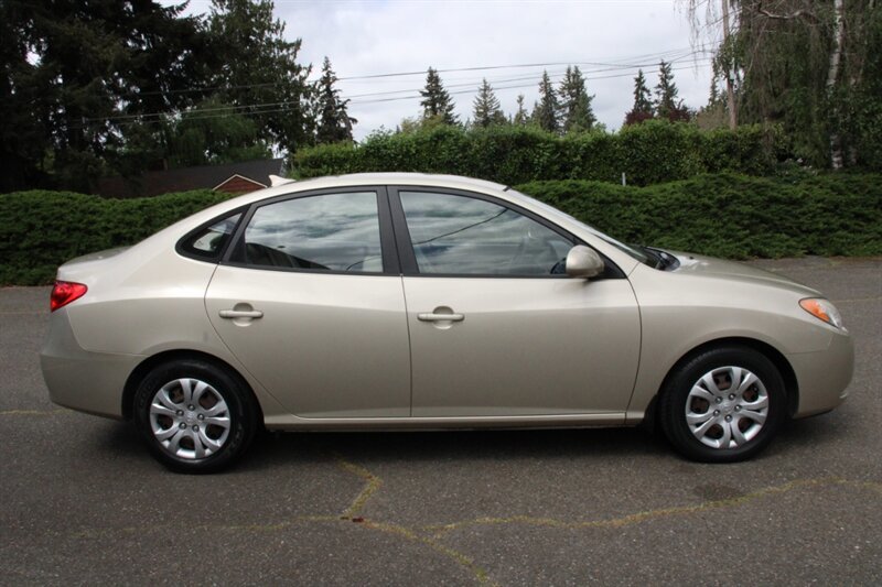Used 2010 Hyundai Elantra GLS FWD image 11
