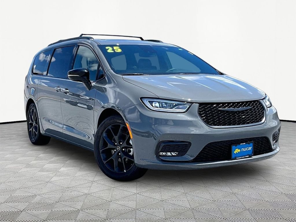 Used 2025 Chrysler Pacifica Limited FWD video 1