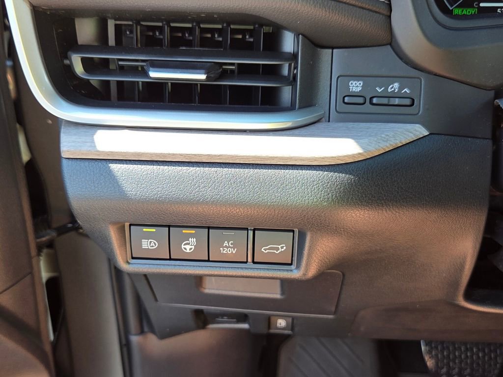 Used 2025 Toyota Grand Highlander AWD Hybrid image 27