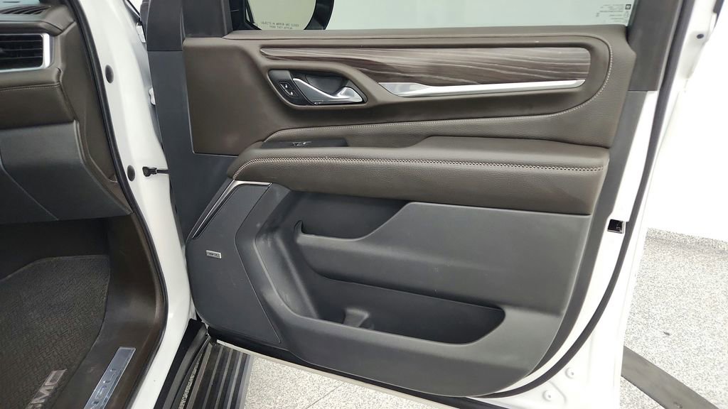 Used 2021 GMC Yukon Denali w/ Denali Ultimate Package image 29