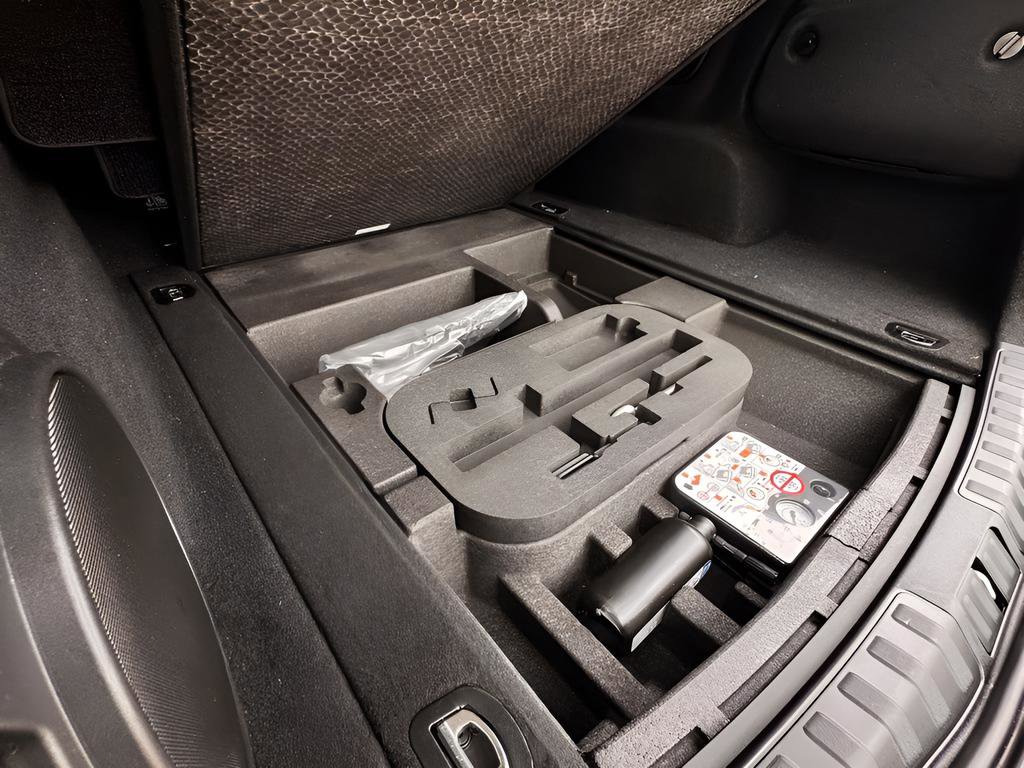 Used 2025 Alfa Romeo Stelvio Sprint image 25