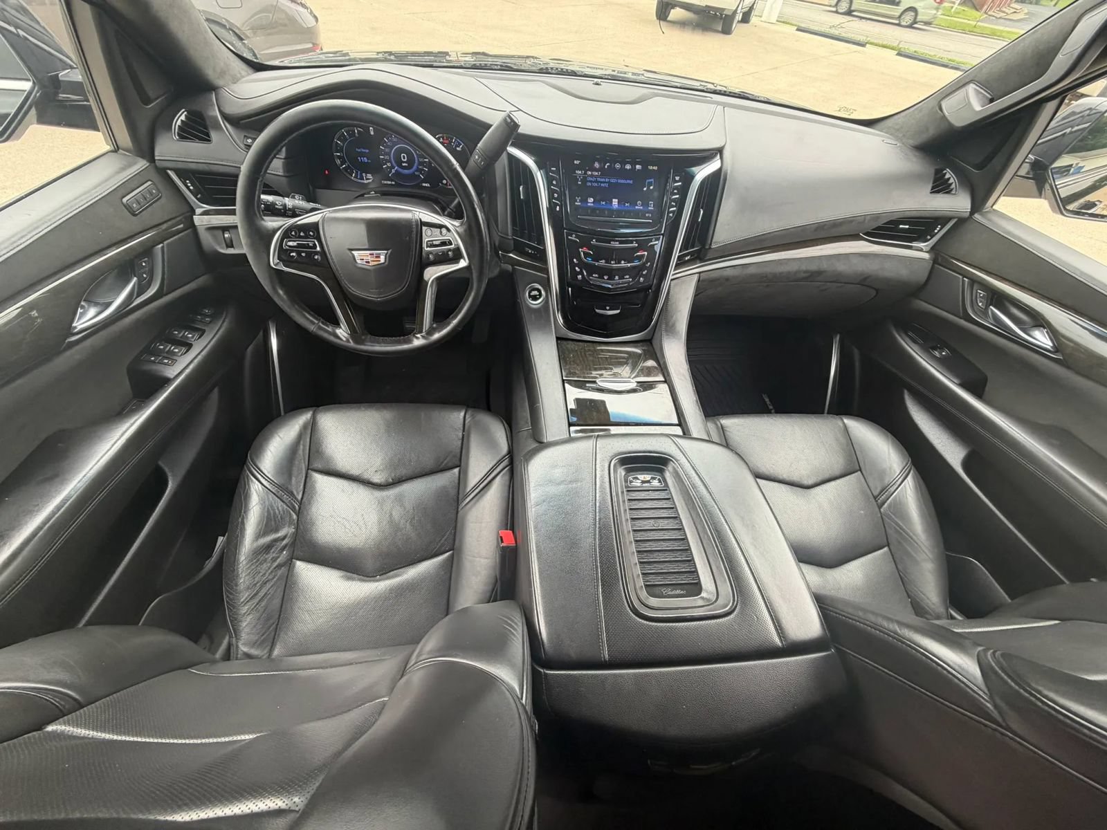 Used 2019 Cadillac Escalade Platinum AWD/4WD image 7
