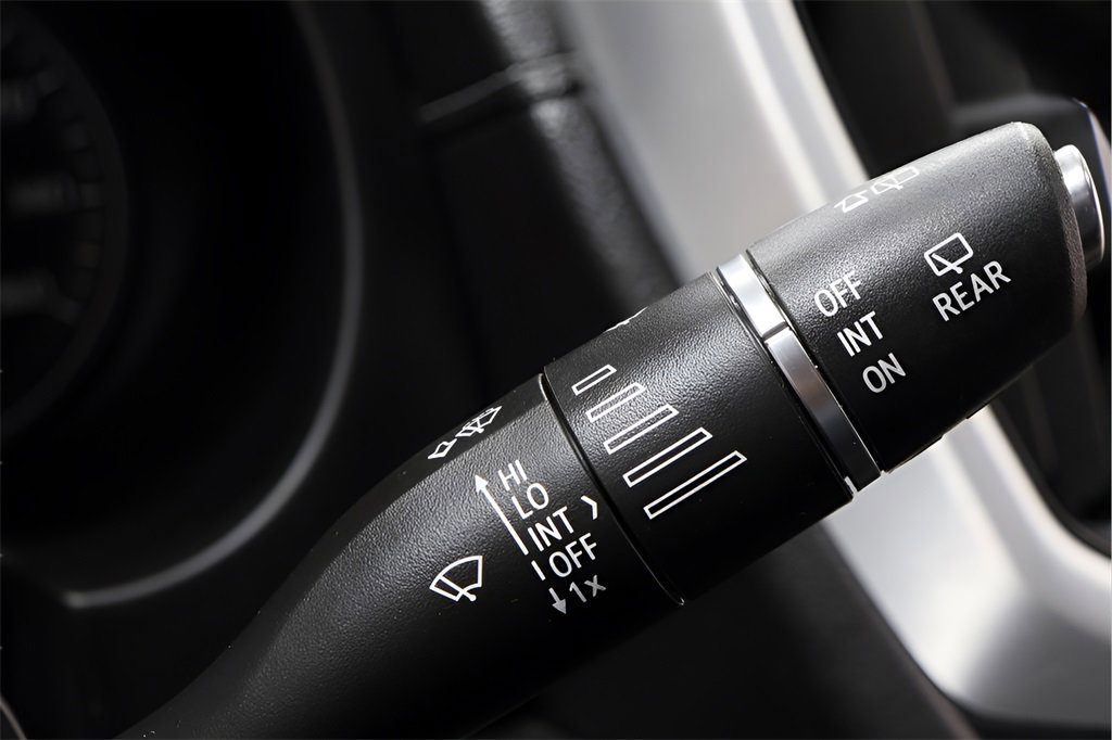 Used 2022 GMC Terrain SLT w/ Tech Package image 17