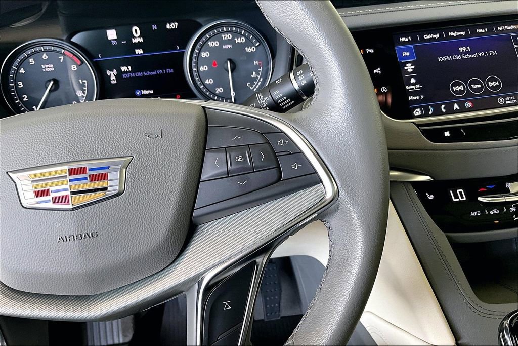 Used 2023 Cadillac XT5 Premium Luxury w/ Technology Package FWD image 8