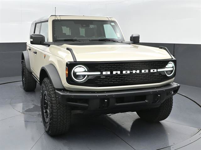 Used 2025 Ford Bronco Badlands AWD/4WD image 3