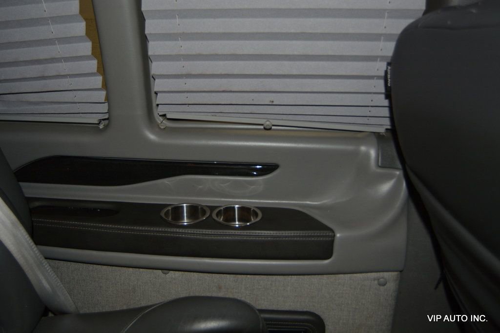 Used 2020 GMC Savana 2500 Extended w/ Enhanced Convenience Package image 31