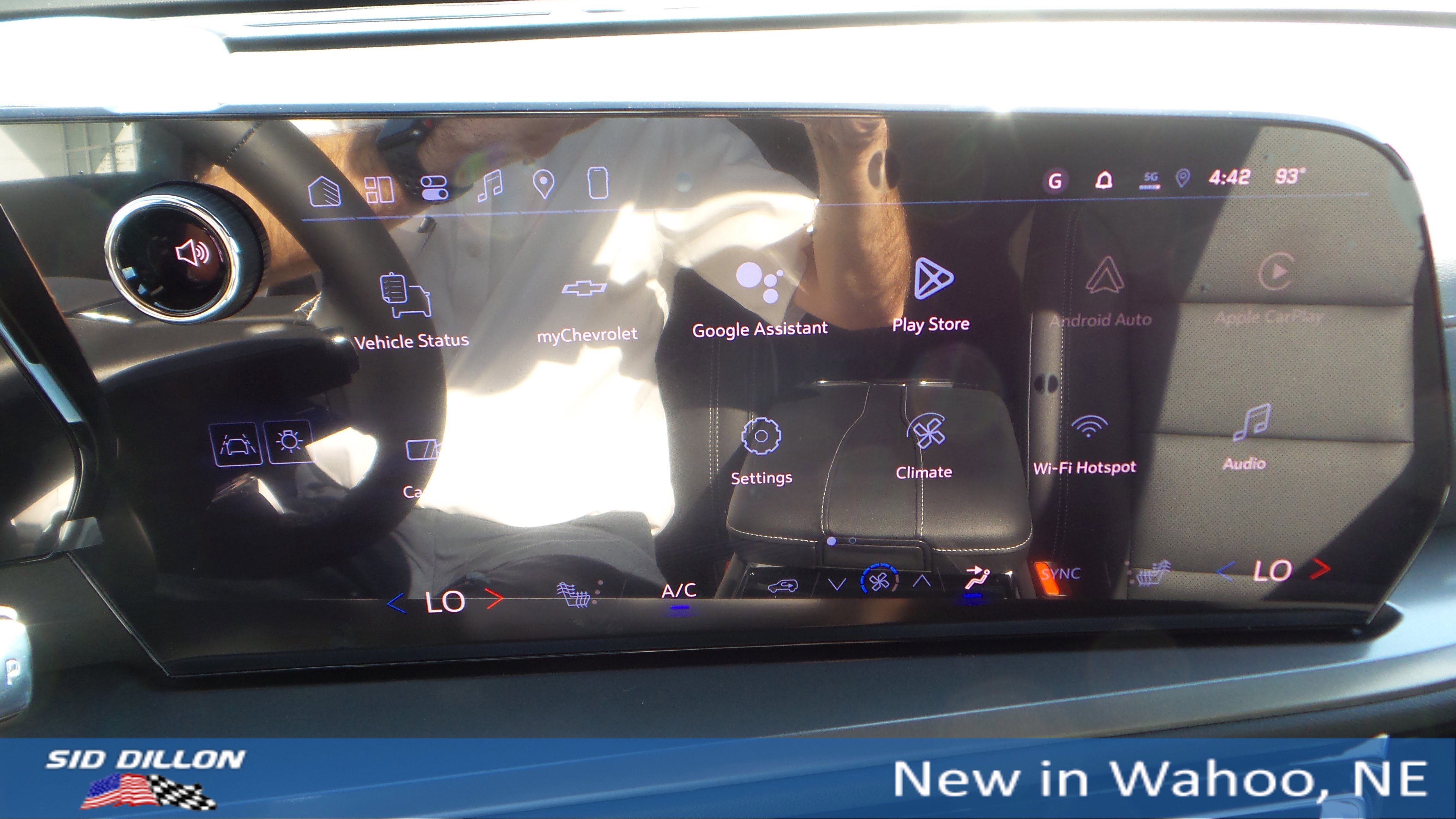 New 2026 Chevrolet Traverse LT w/ Sun and Wheel Package image 15