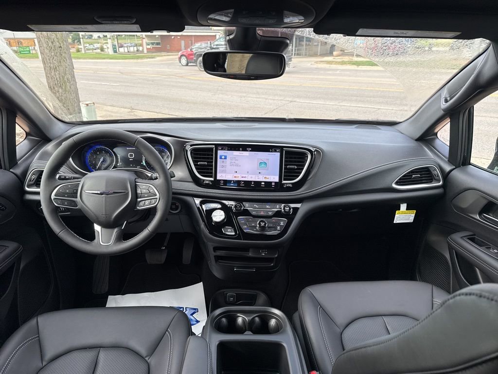 New 2026 Chrysler Pacifica Select image 17