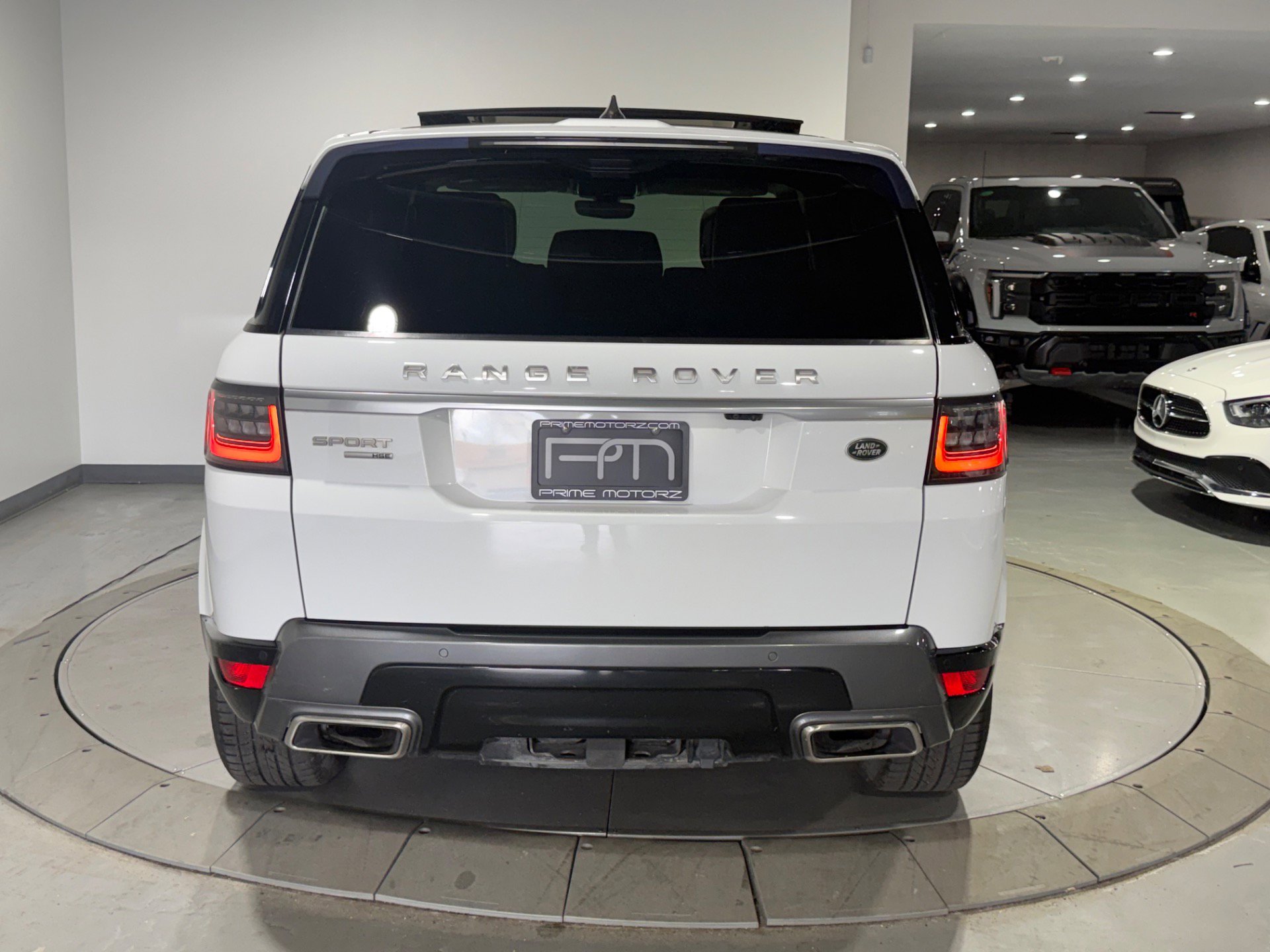 Used 2018 Land Rover Range Rover Sport HSE AWD/4WD image 18