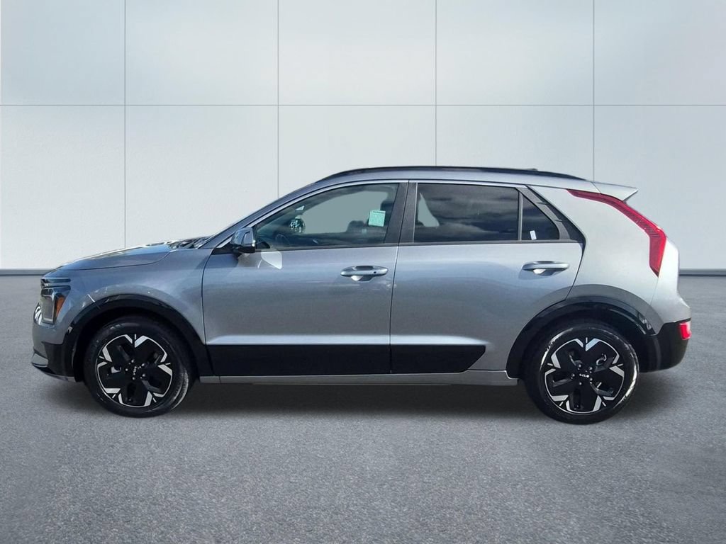 Used 2023 Kia Niro Wind w/ Wind Preserve Package FWD image 3