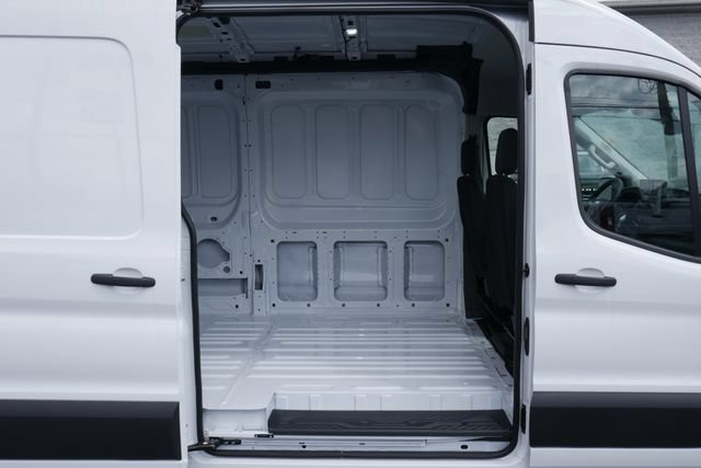 New 2026 Ford Transit 250 148 Medium Roof RWD image 21