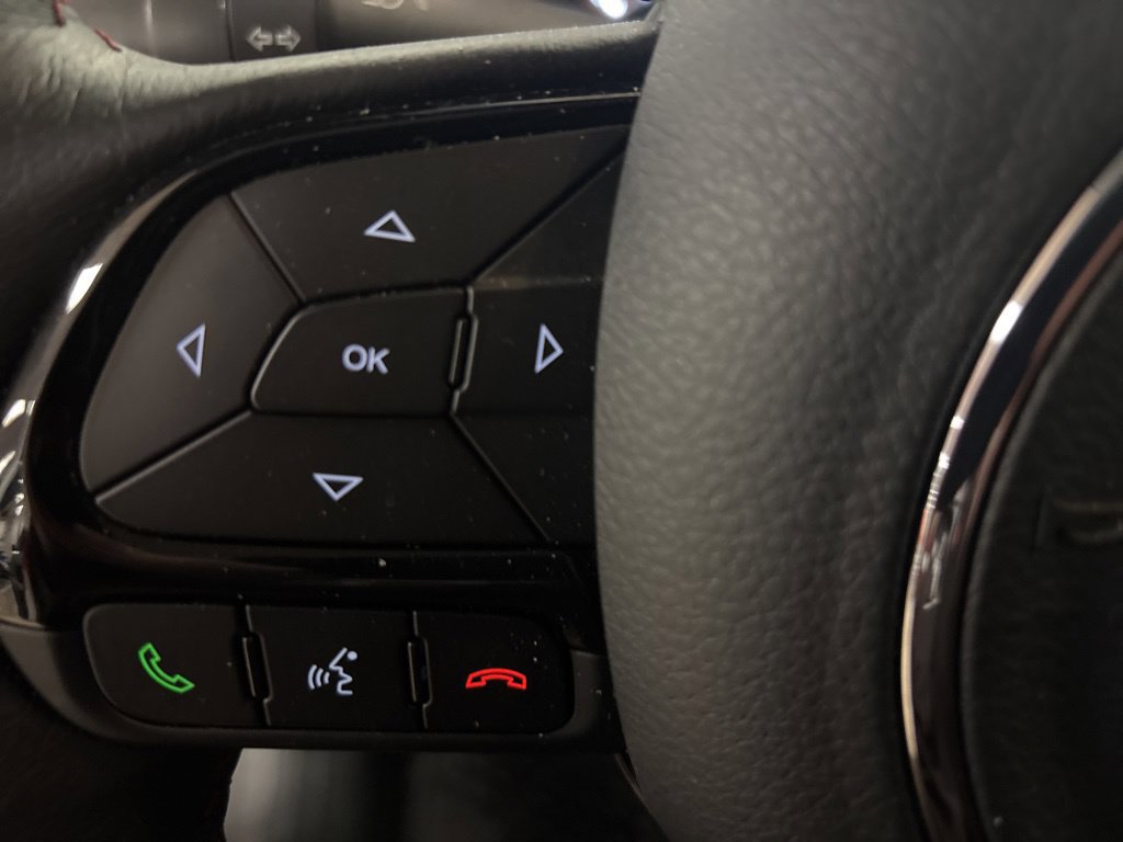 Used 2022 Jeep Renegade Latitude w/ Convenience Group AWD/4WD image 19