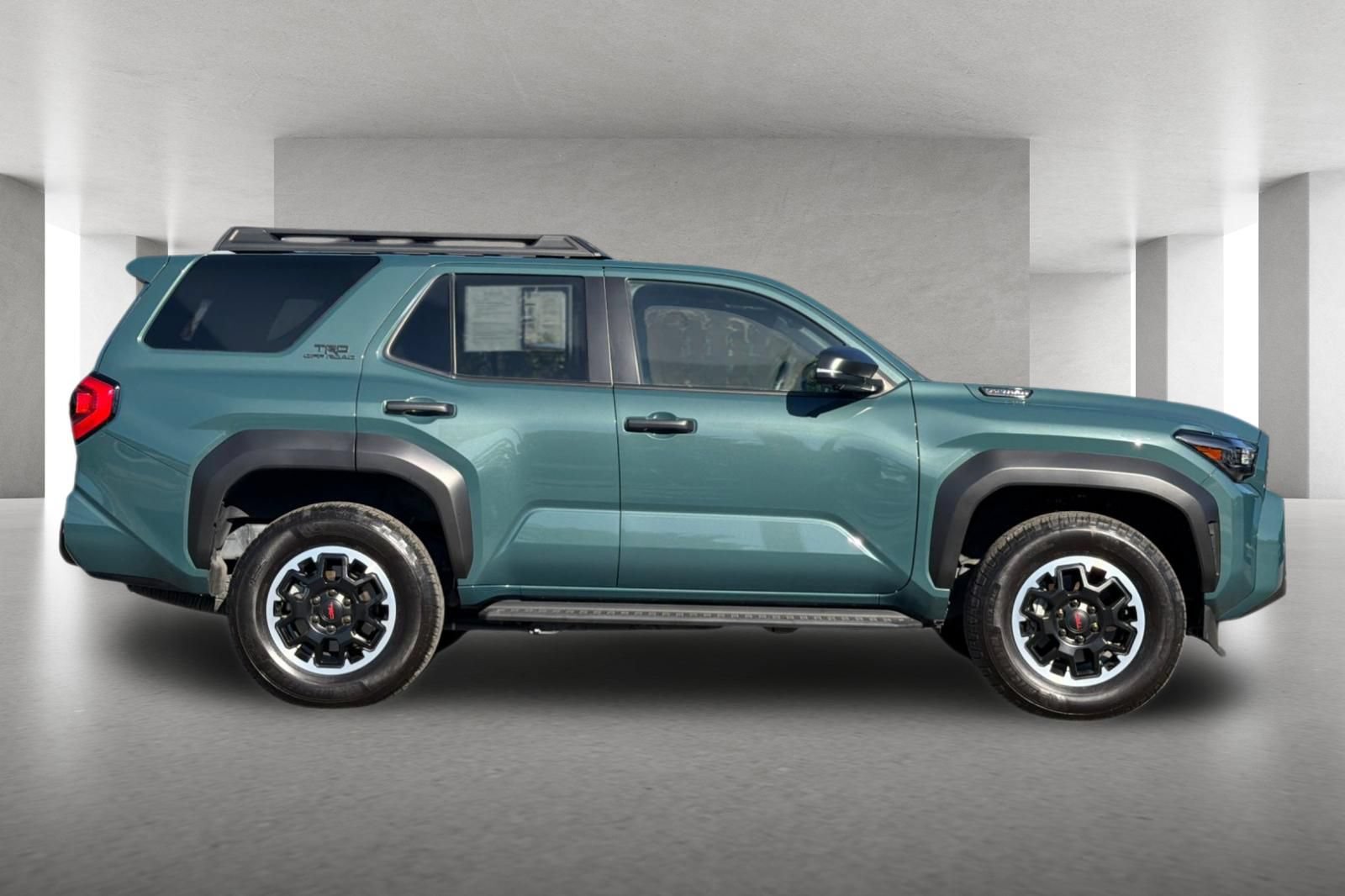 Used 2025 Toyota 4Runner TRD Off-Road Premium AWD/4WD image 3