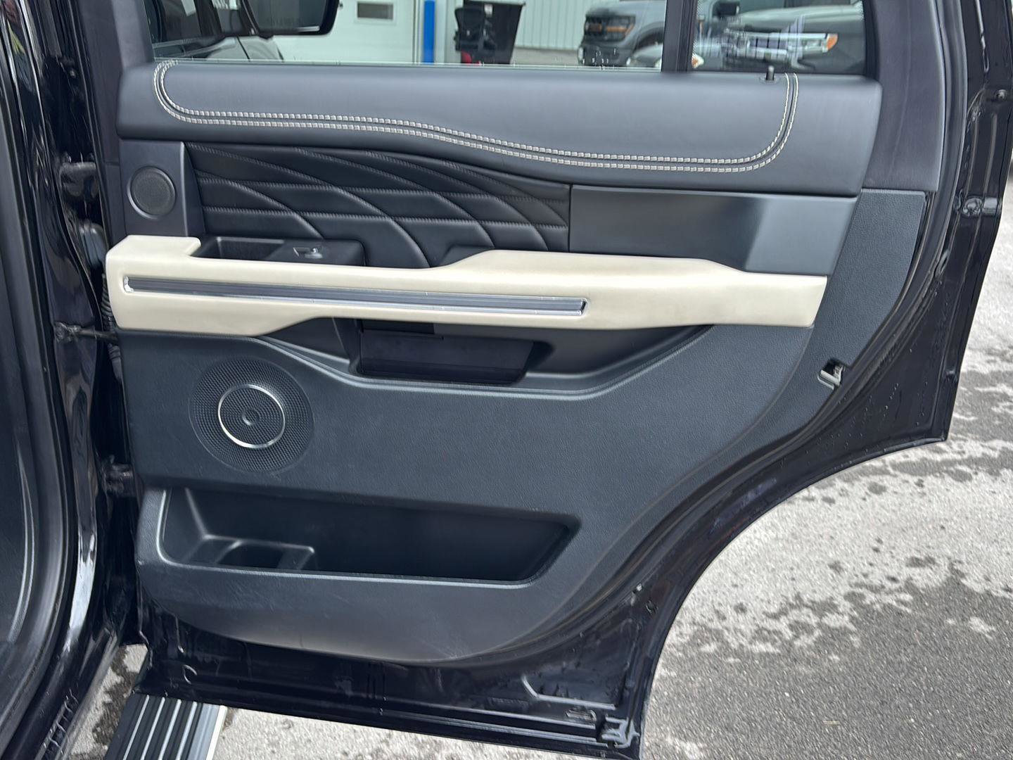 Used 2021 Ford Expedition Platinum image 22