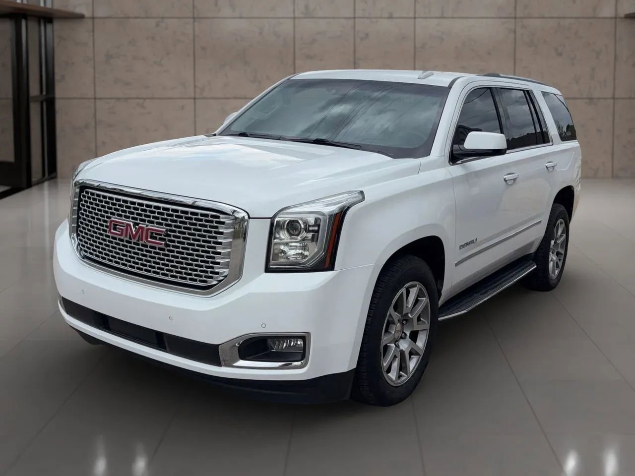 Used 2017 GMC Yukon Denali image 4