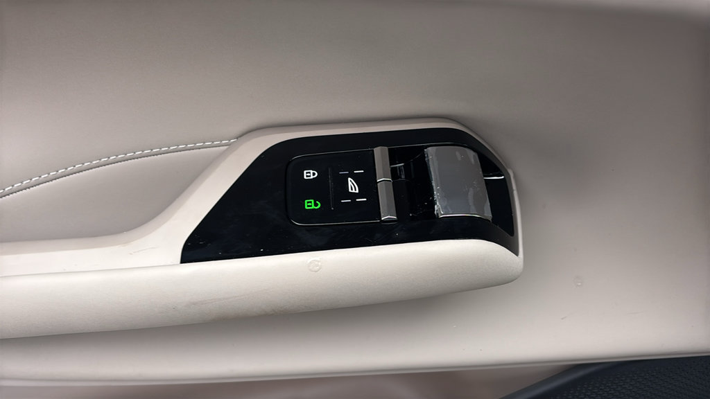 New 2026 Volvo EX90 Ultra AWD/4WD image 13