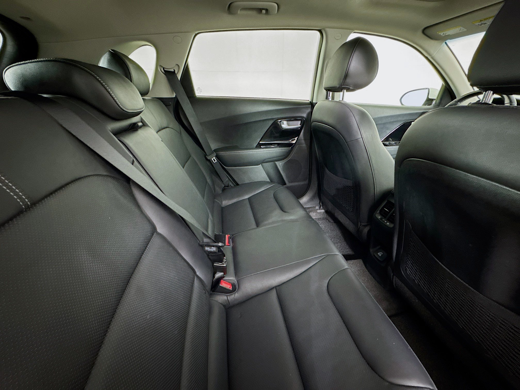 Used 2019 Kia Niro Touring FWD image 25