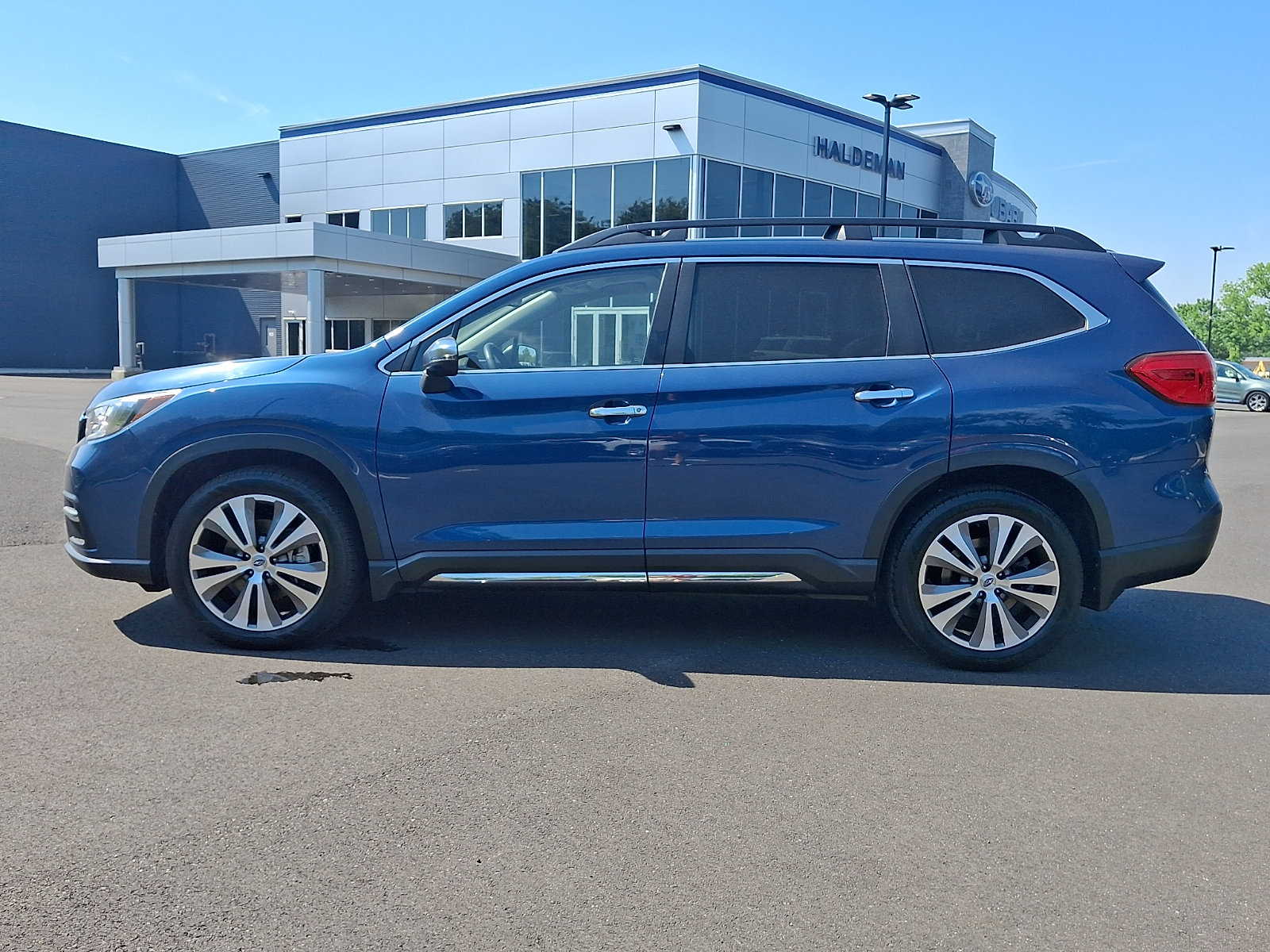 Certified 2022 Subaru Ascent Touring AWD/4WD image 4