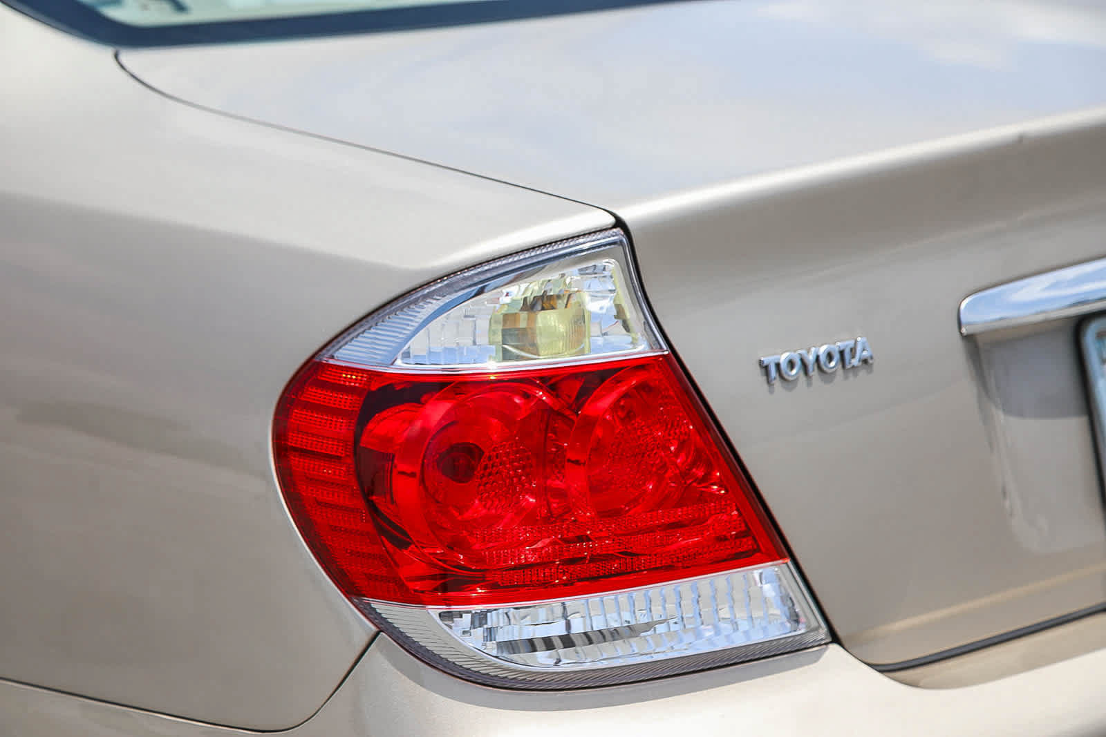Used 2006 Toyota Camry LE FWD image 9