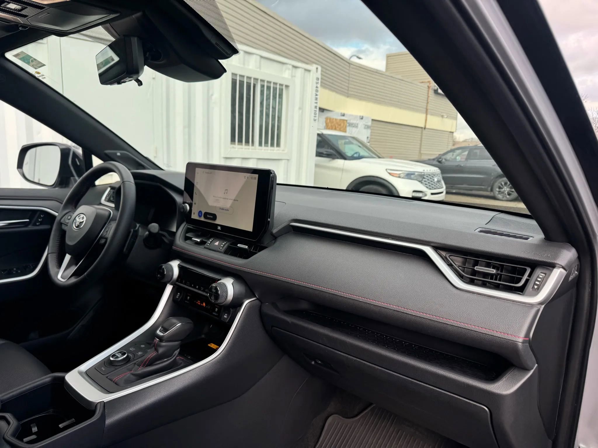 Used 2025 Toyota RAV4 XSE w/ Premium Package image 28