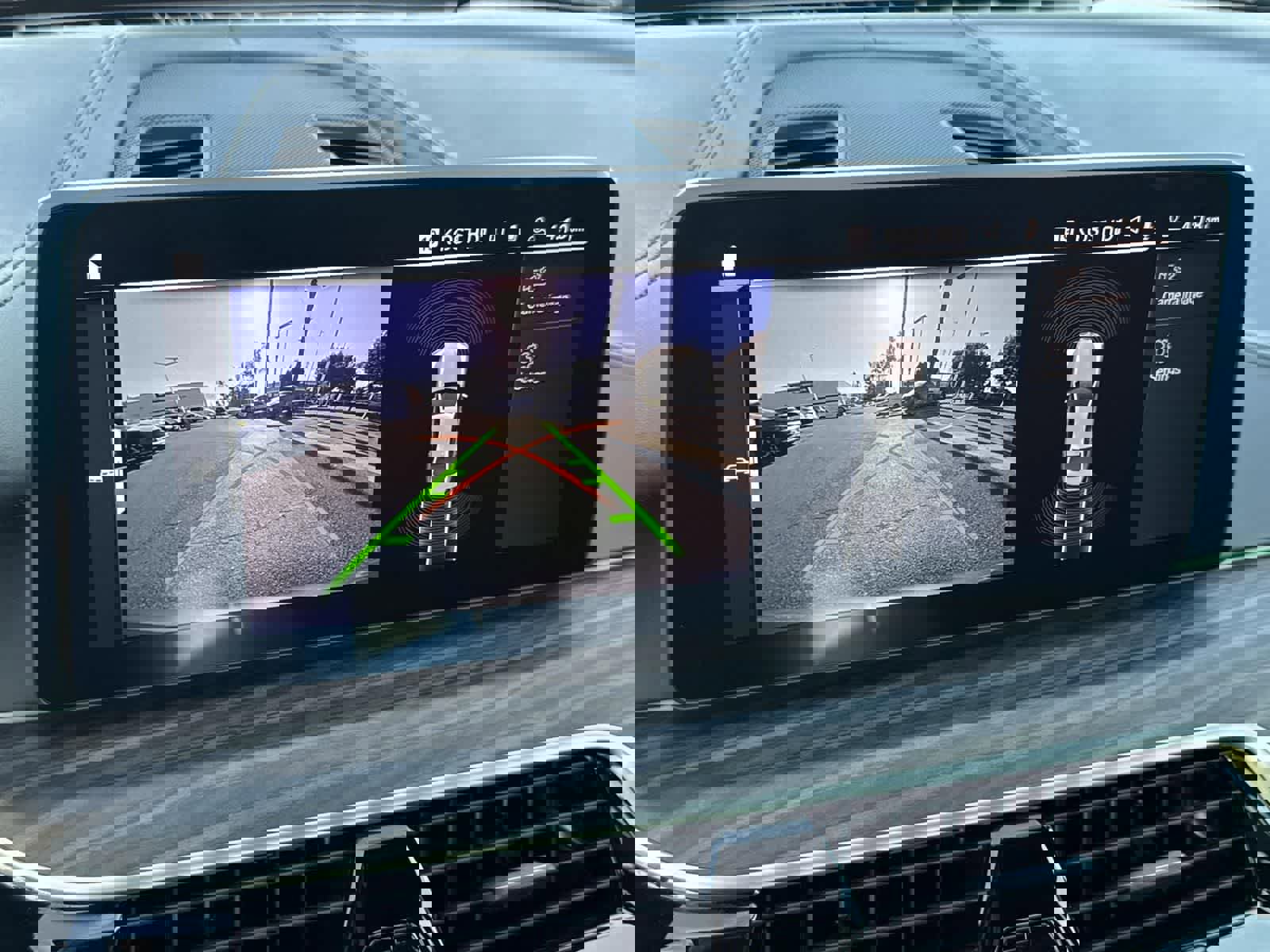 Used 2022 BMW M550i xDrive w/ Dynamic Handling Package image 16