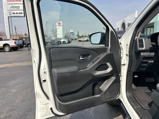 Used 2022 Nissan Frontier SV image 22
