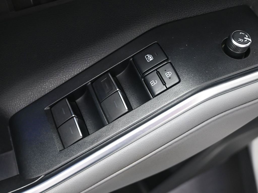 Used 2021 Toyota Highlander Limited image 11