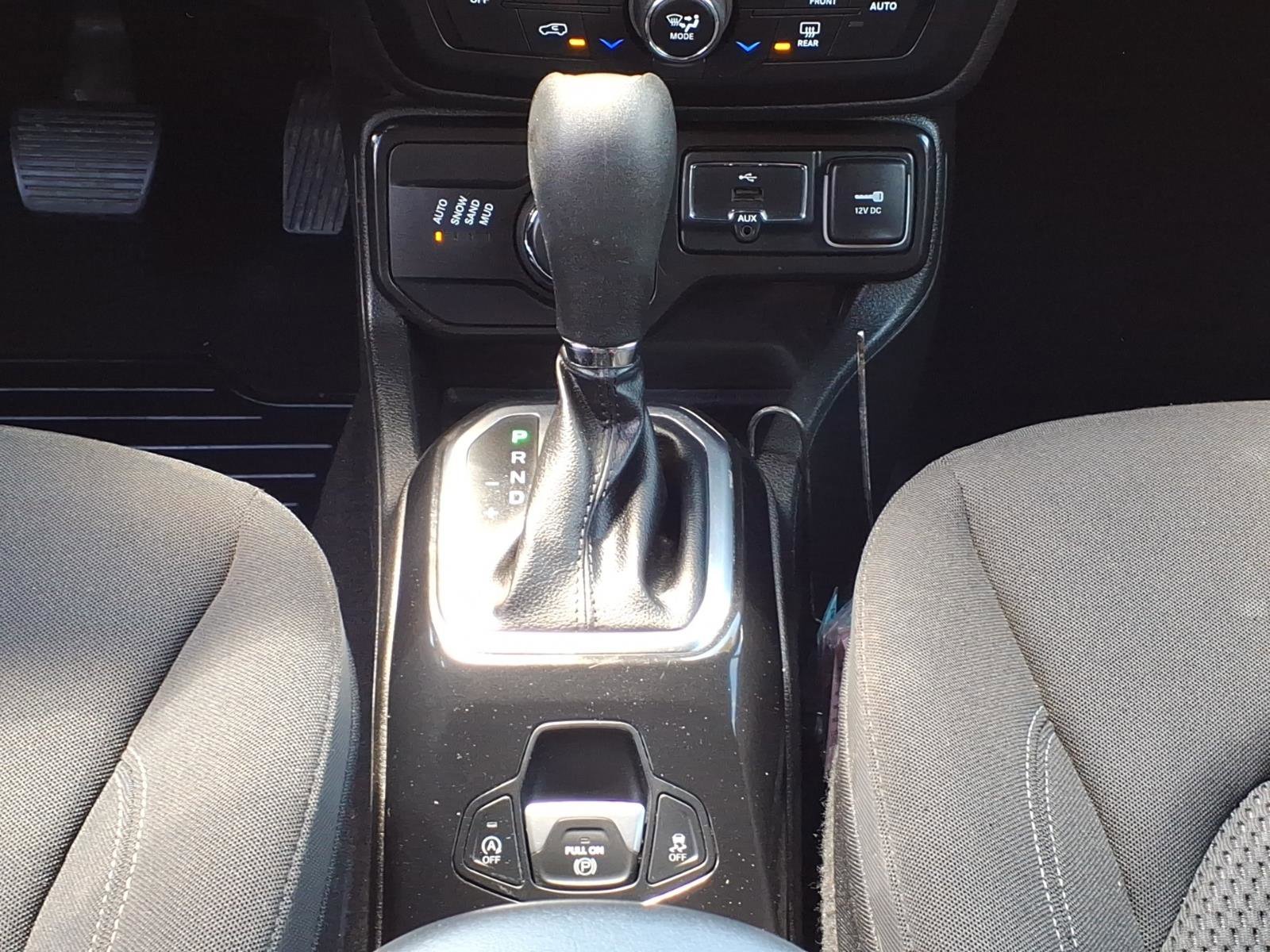 Certified 2022 Jeep Renegade Altitude w/ Convenience Group AWD/4WD image 16