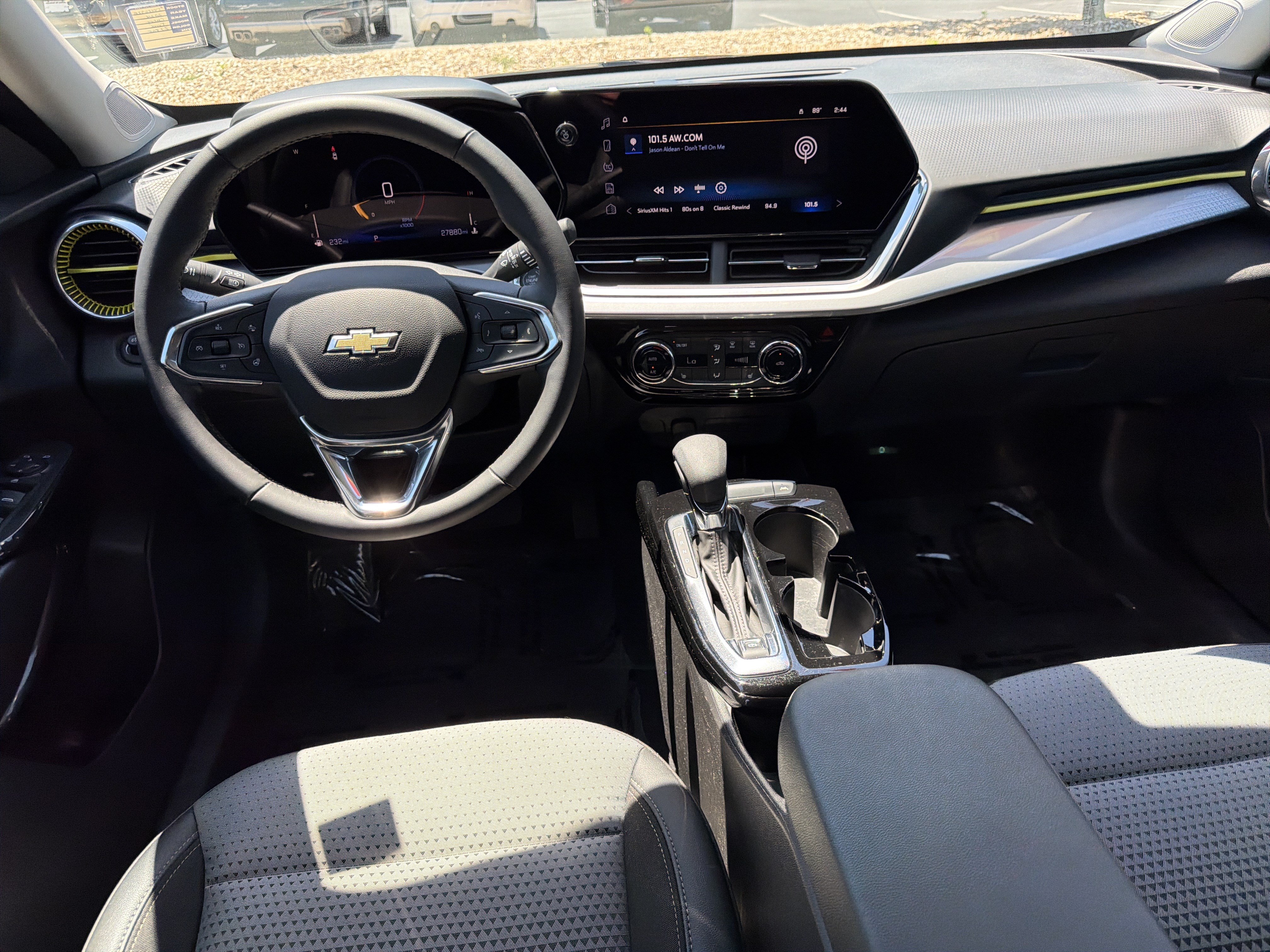 Used 2024 Chevrolet Trax LT FWD image 22