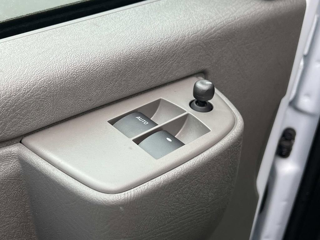 New 2025 Chevrolet Express 2500 w/ Driver Convenience Package image 15