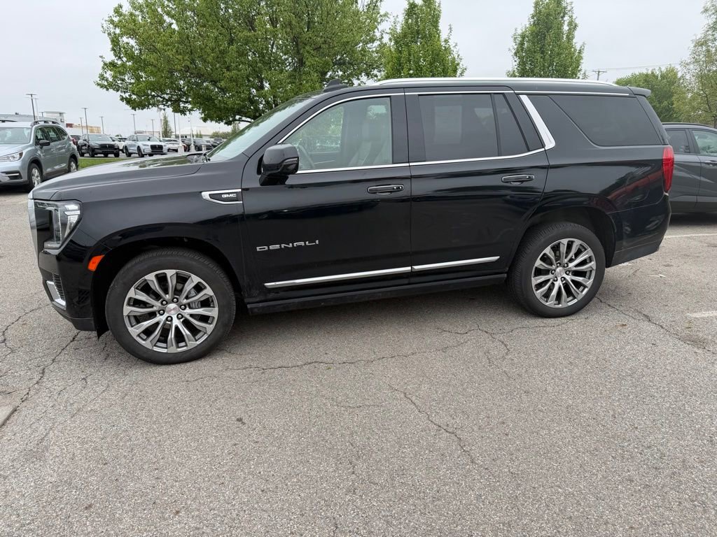 Used 2021 GMC Yukon Denali w/ Denali Premium Package AWD/4WD image 1