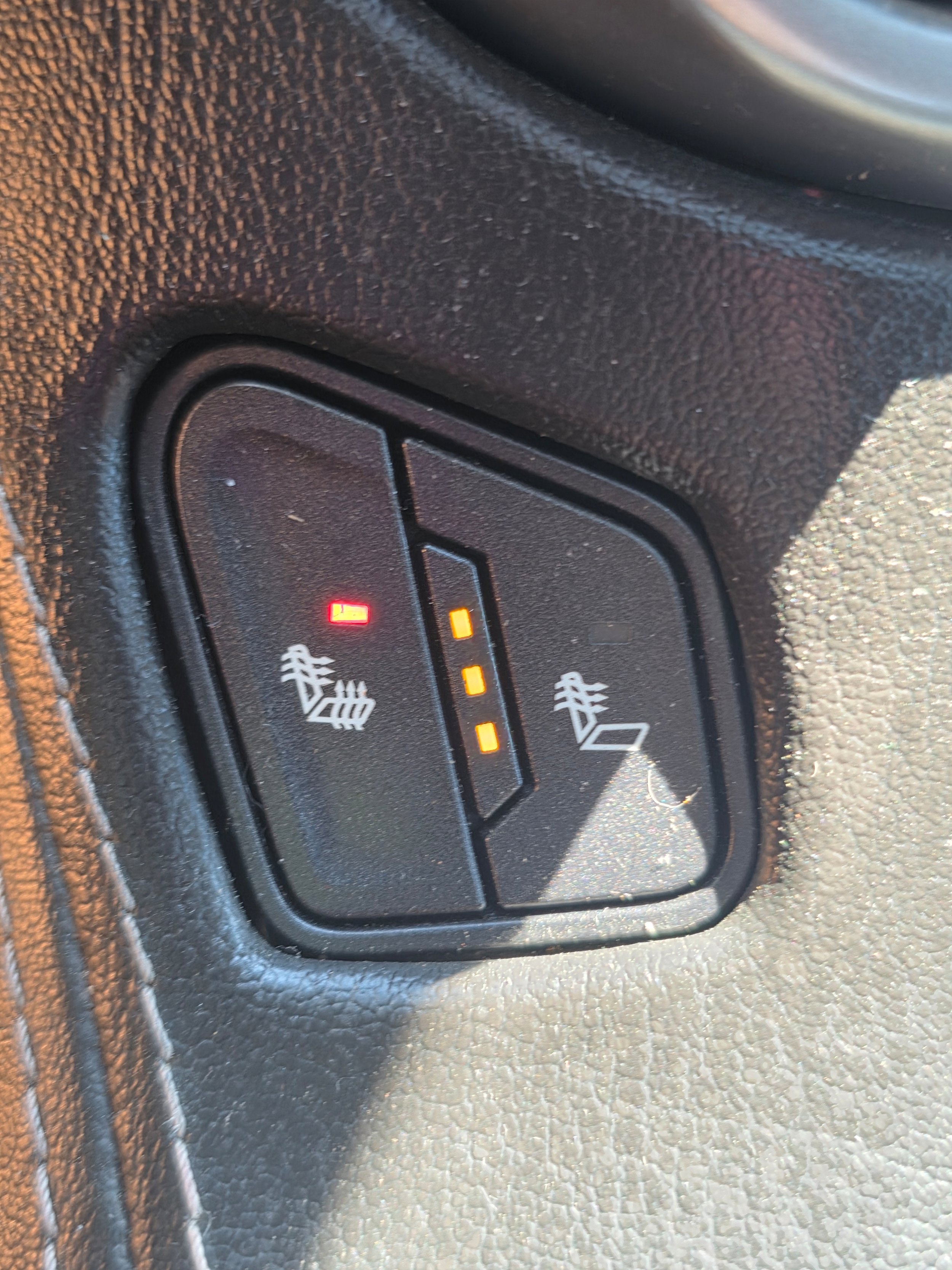 Used 2015 Chevrolet Tahoe LT RWD image 22