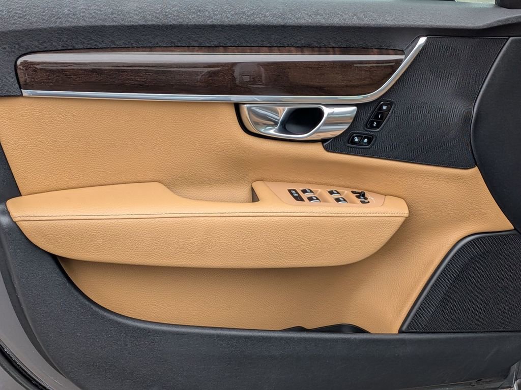 Used 2018 Volvo S90 T6 Momentum w/ Convenience Package image 14