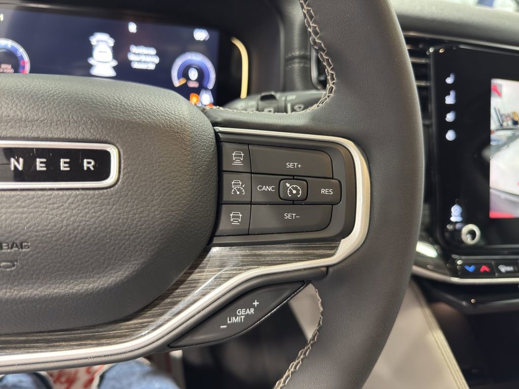 Used 2022 Jeep Wagoneer Series II image 12