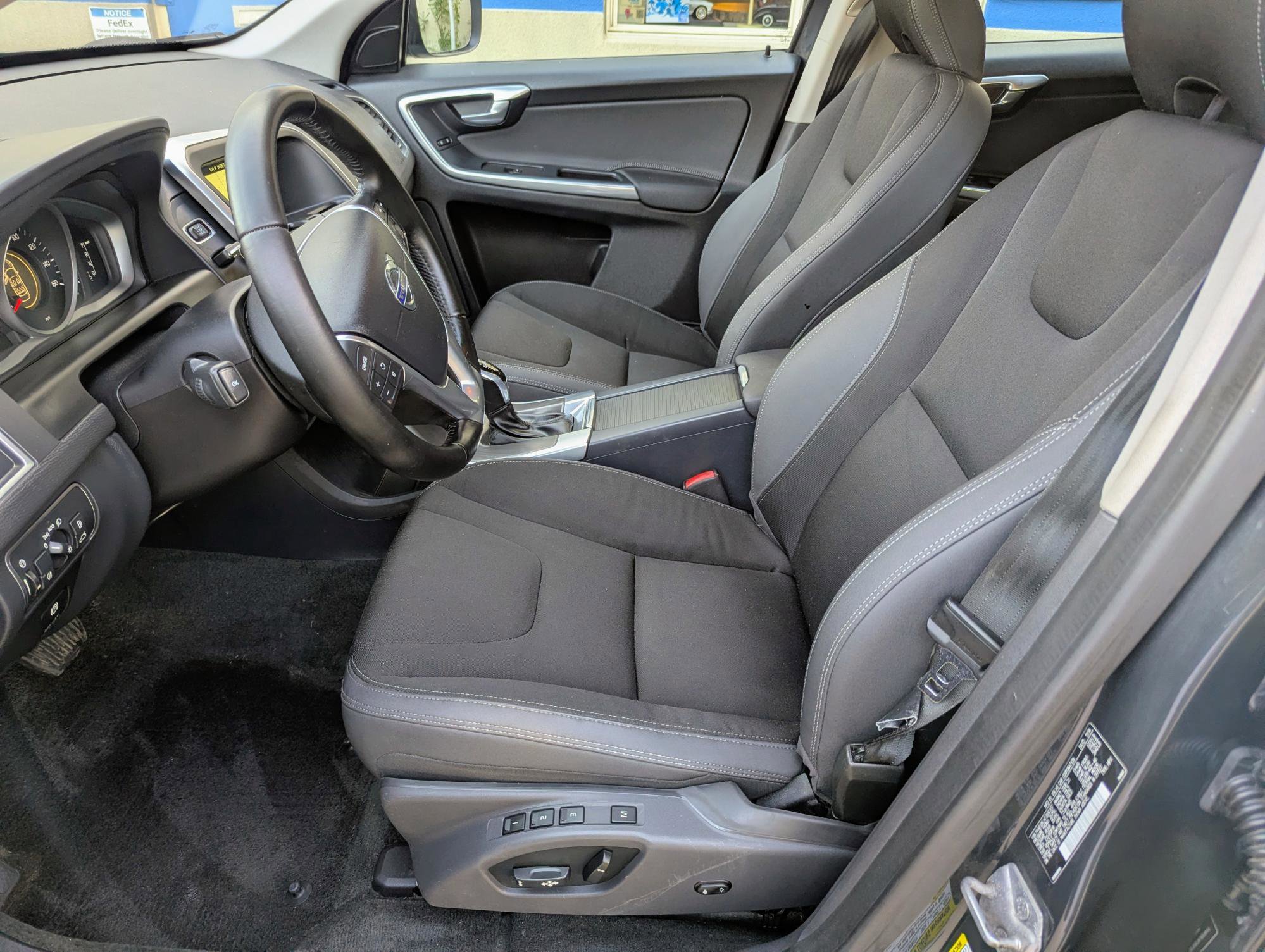 Used 2015 Volvo XC60 T5 AWD/4WD image 5