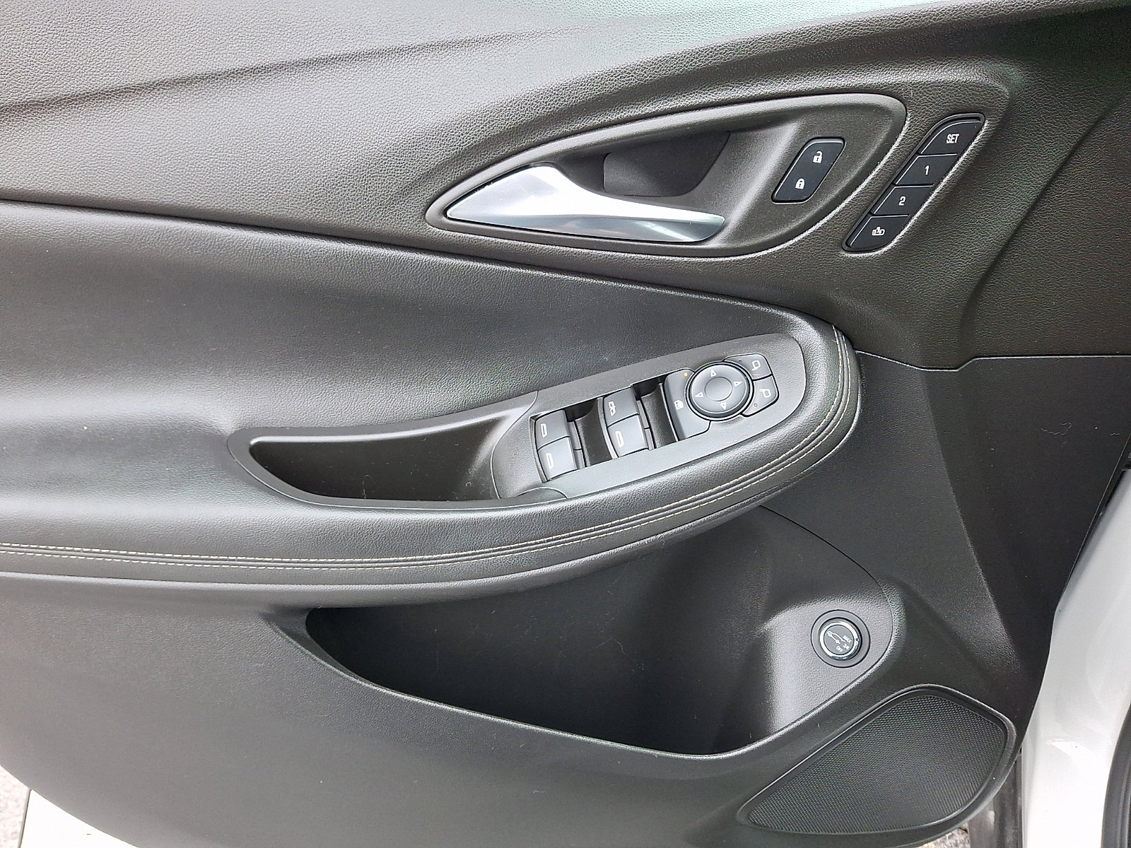 Certified 2023 Buick Encore GX Essence w/ Experience Buick Package image 15