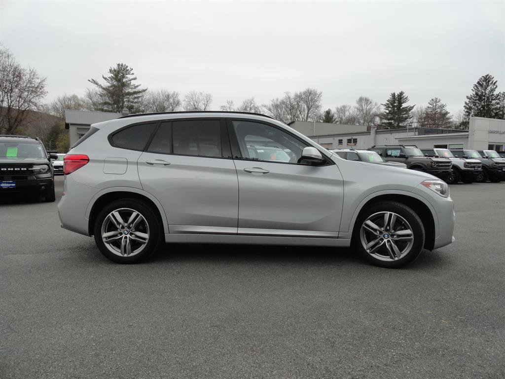 Used 2019 BMW X1 xDrive28i w/ M Sport Package image 4