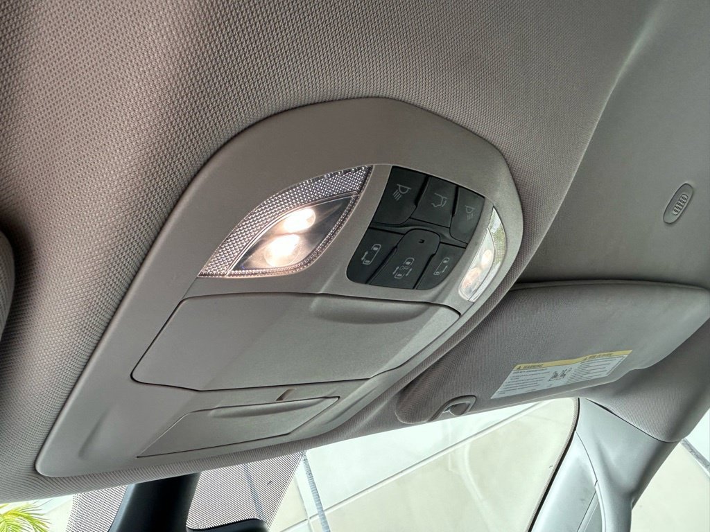 Used 2023 Chrysler Pacifica Touring-L FWD image 24