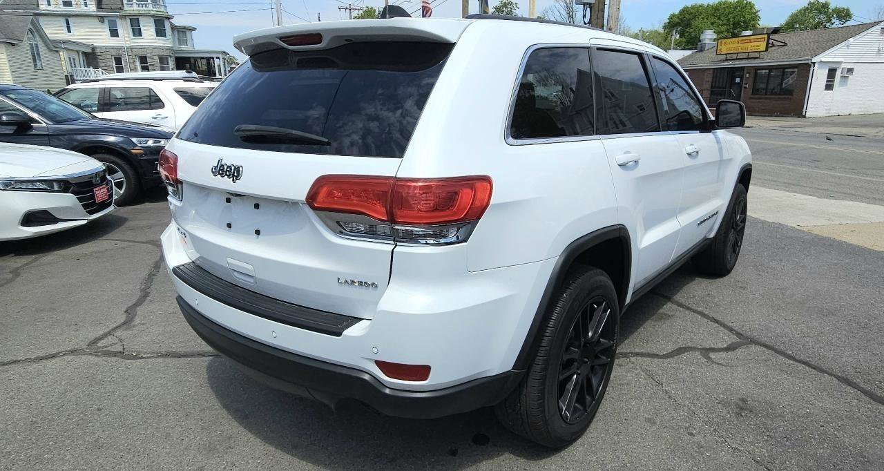 Used 2018 Jeep Grand Cherokee Laredo AWD/4WD image 6