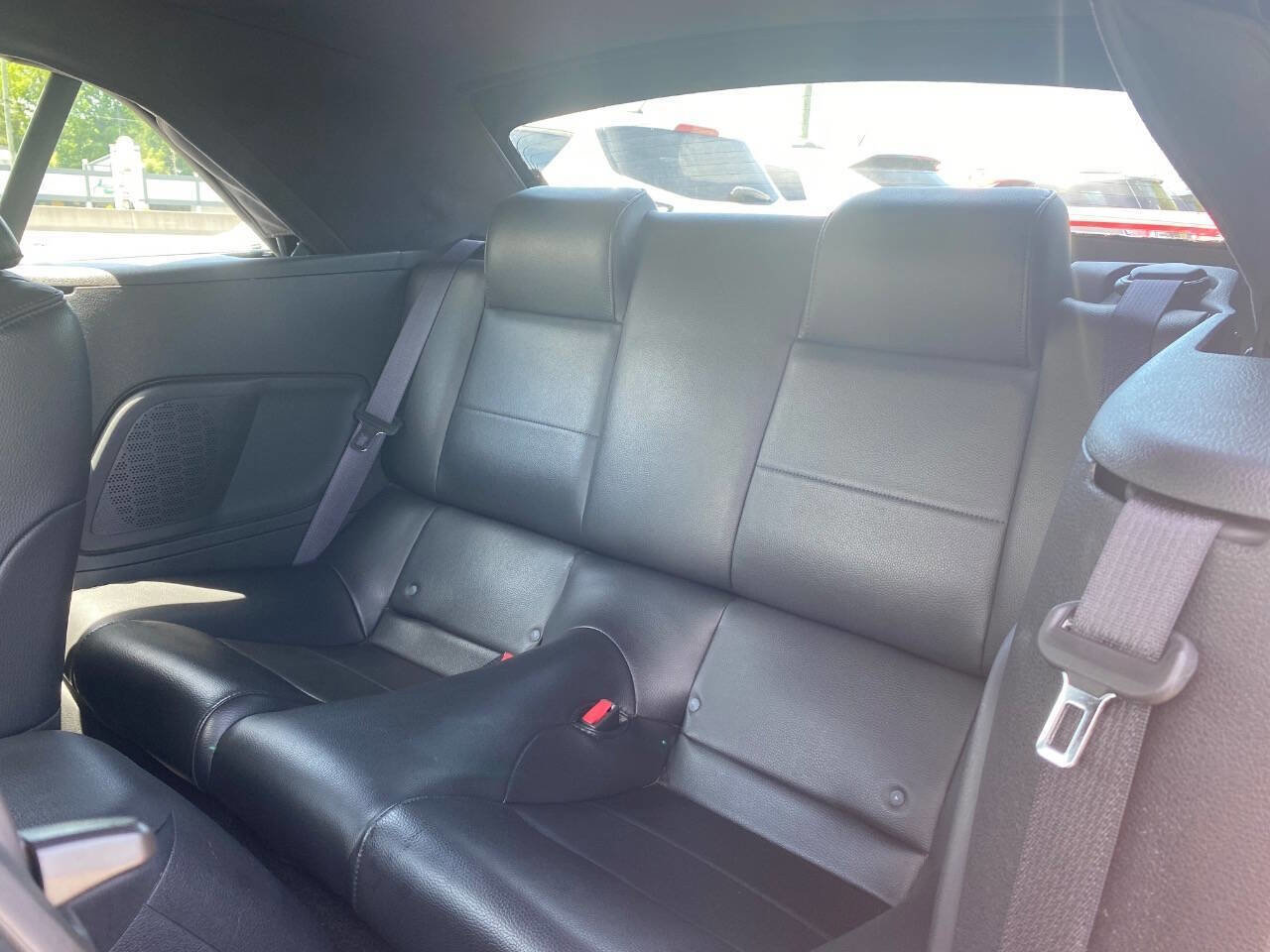 Used 2005 Ford Mustang Convertible RWD image 10
