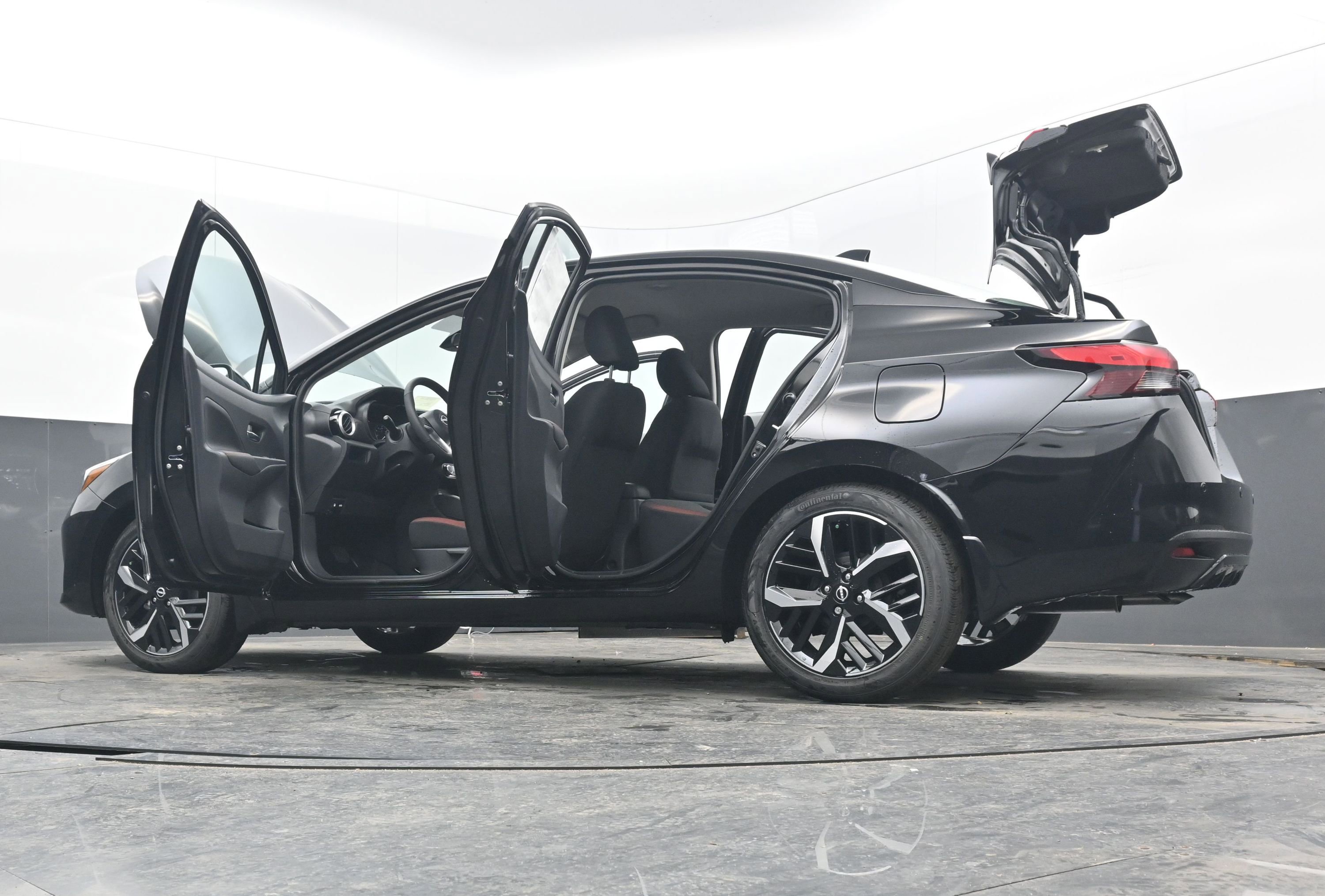 New 2025 Nissan Versa SR image 42