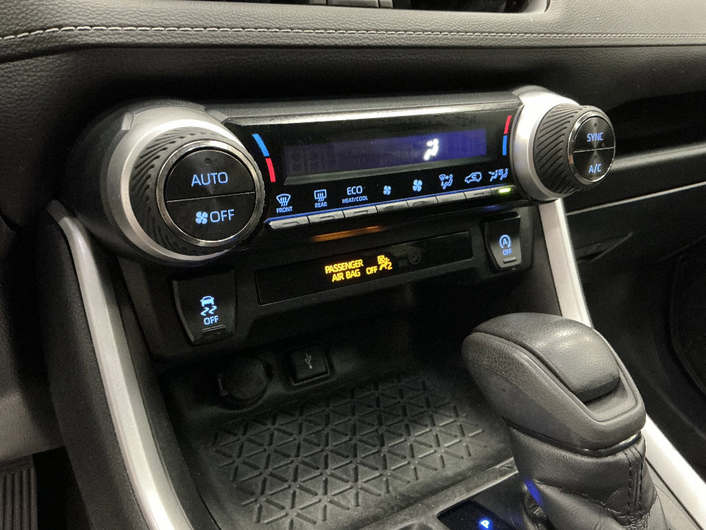 Used 2022 Toyota RAV4 XLE w/ Convenience Package AWD/4WD image 16
