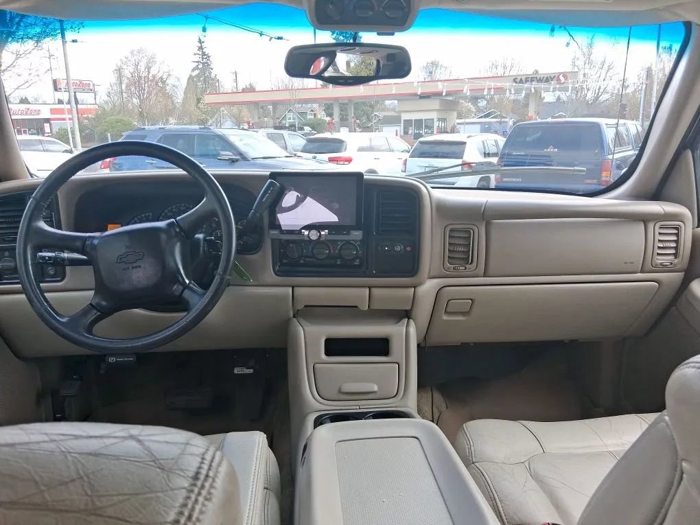 Used 2001 Chevrolet Suburban LT w/ LT Preferred Equipment Group image 12