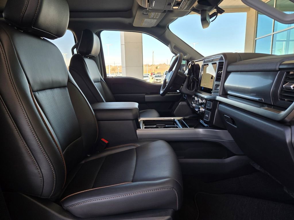 Used 2025 Ford F250 Lariat w/ Chrome Package image 27