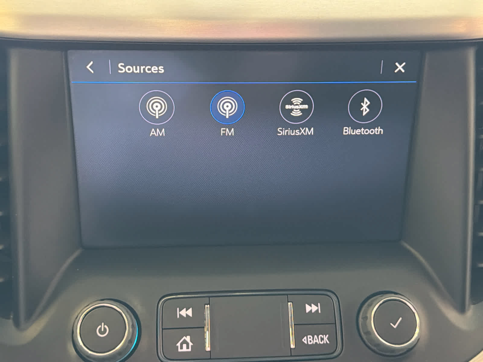 Used 2023 GMC Acadia SLT FWD image 55