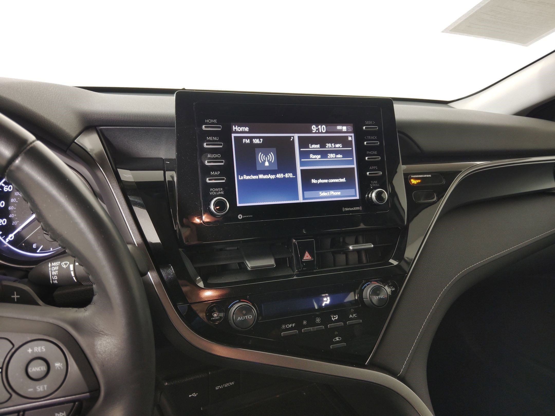 Used 2022 Toyota Camry SE image 24