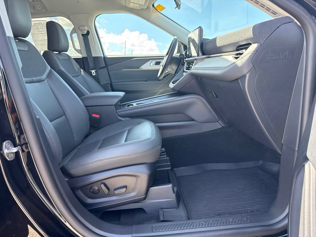 Used 2026 Ford Explorer Active w/ Active Comfort Package RWD image 10