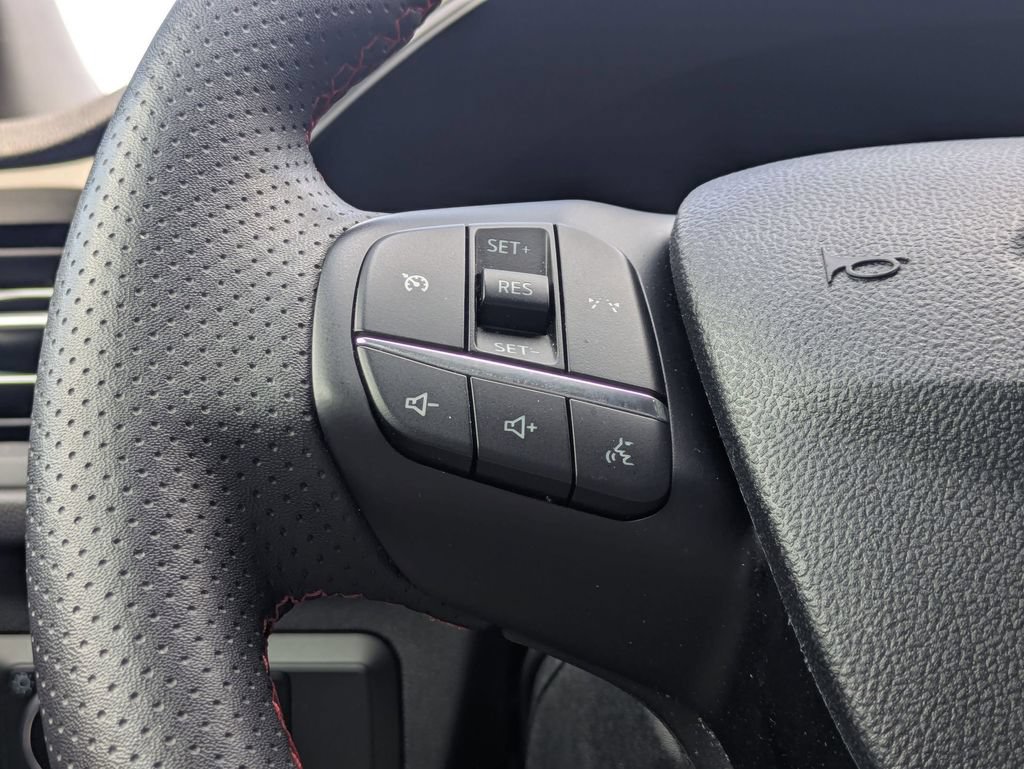 Used 2025 Ford Escape ST-Line FWD image 22