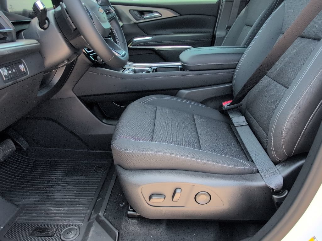 New 2026 Chevrolet Traverse LT w/ Driver Confidence Package FWD image 13