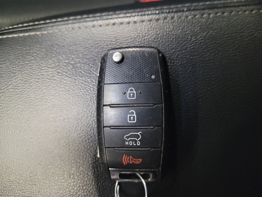 Used 2019 Kia Sorento LX image 32